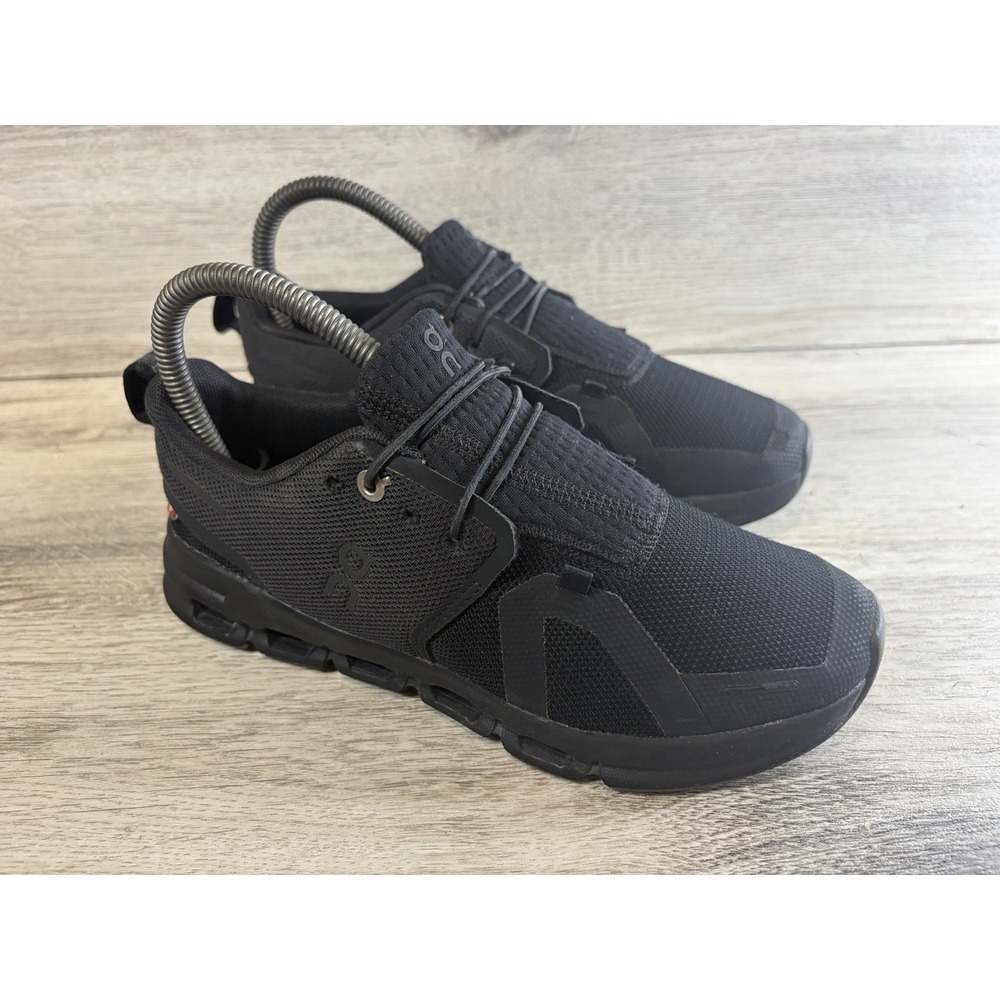 On Cloud Sky Running Shoes Youth Size 4Y Black Trainers Walking Outdoor Casual